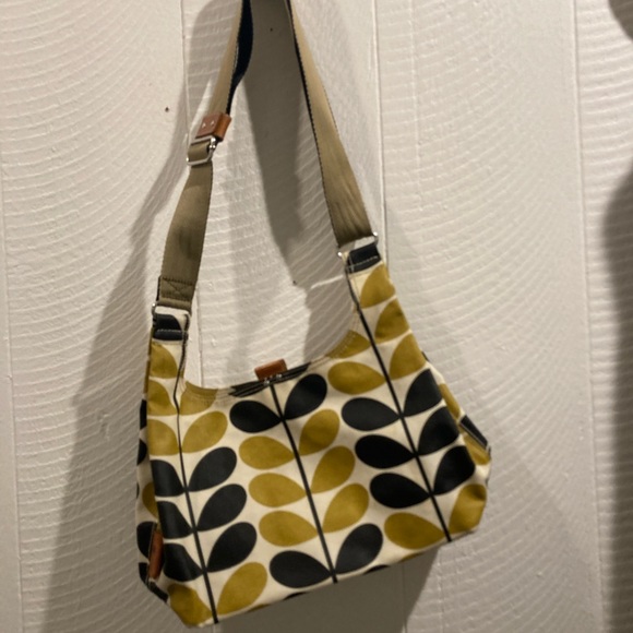Orla Kiely Bags Orla Kiely Classic Multi Stem Midi Crossbody Bag